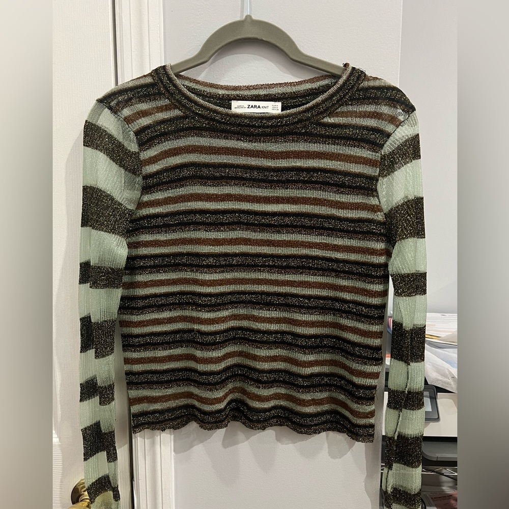 Zara media size top